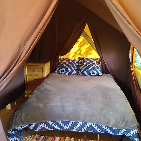 Luxury tent Le Papaillou